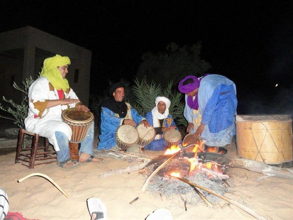 Les Pyramides Hotel Merzouga Exterior foto